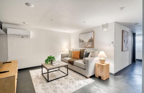 Nob Hill Apartment | Stay Portland - Luxury Living on NW 23rd Ave, Walk Score 99