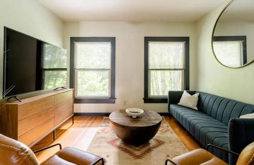 Belmont House | Stay Portland - Moab Vibes in PDX- Walk to Local Coffee & Food