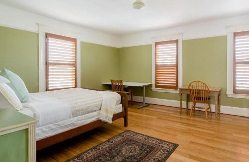 Buckman Neighborhood House | Stay Portland - Sun-filled Home in Buckman Neighborhood with 2BRs