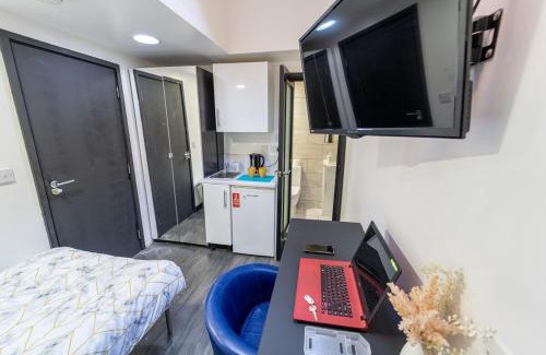 Selly Oak Apartment | STAY SA Equipped Studios next to UOB and QE!