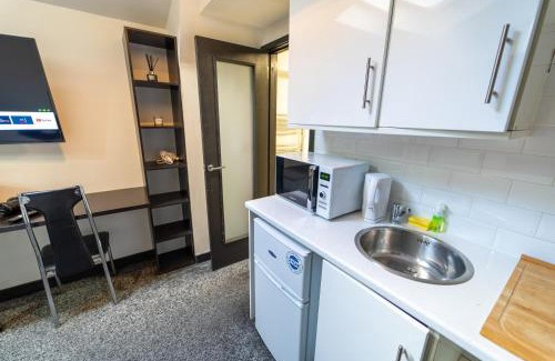 Selly Oak Apartment | STAY SA Spacious studios next to UOB and 10min to the City!
