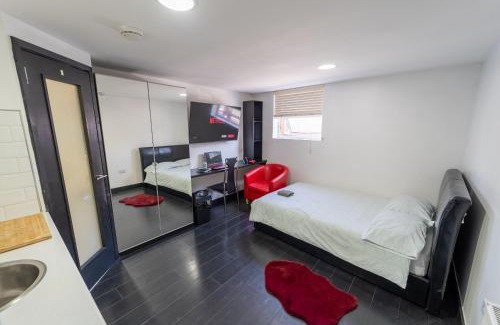 Selly Oak Apartment | STAY SA Spacious studios next to UOB and 10min to the City!