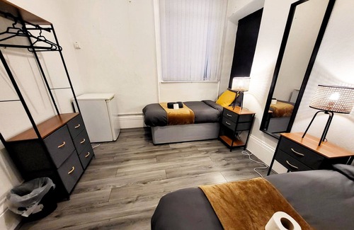 Hull Hotel | Stay Sleep Rest - Grove Haven