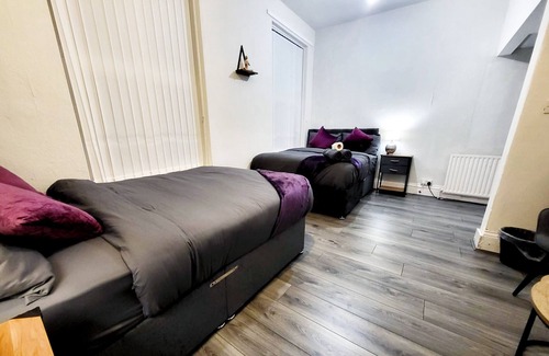 Hull Hotel | Stay Sleep Rest - Grove Haven