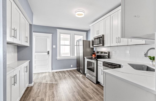 Southwest Garden House | Stay STL*Bungalow House*Parking*Fenced Yard*Pets