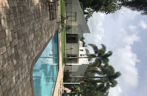 Arlington Park Condo | Stay this close to all Sarasota has to offer