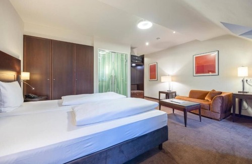 Heiligenhaus Hotel | Stay Unit Near Lake Baldeney With Bistro Dining Parking Included Pets Allowed