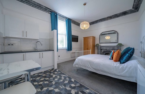 West Derby Apartment | Stay where it all began for The Beatles!