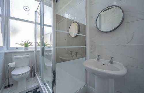 West Derby Apartment | Stay where it all began for The Beatles!
