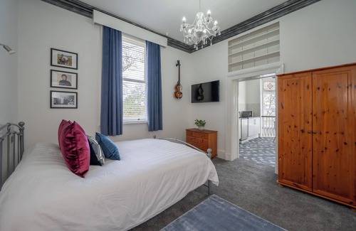West Derby Apartment | Stay where it all began for The Beatles!