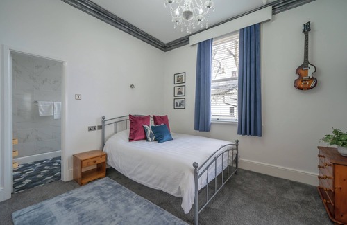West Derby Apartment | Stay where it all began for The Beatles!