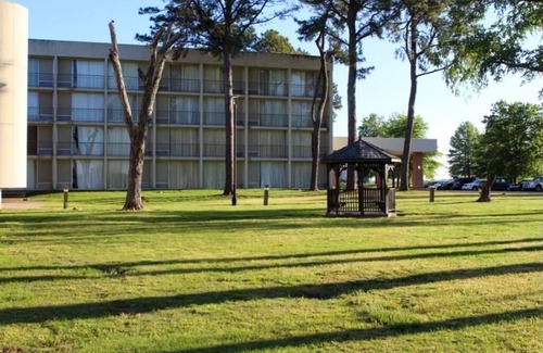 Olive Branch House | Stay with us for a warm southern hospitality. Free homecooked buffet Breakfast.