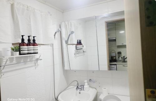 Suyeong-Gu Apartment | Stay Yunseul