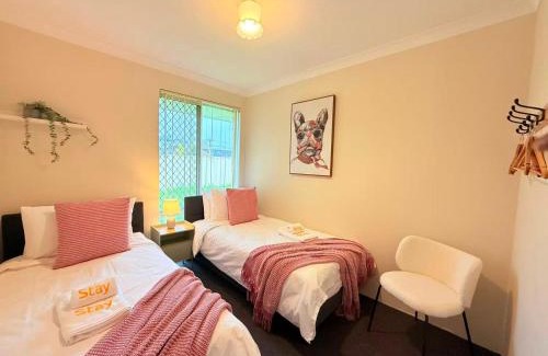 Seville Grove House | StayAU 4BR Family Retreat with Garden Near Perth