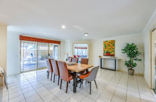 Cranbourne House | StayAU Family Retreat with Pool Table in Cranbourne