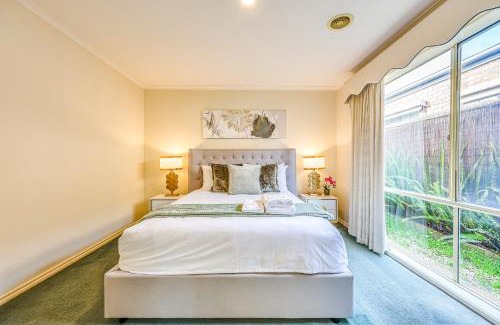 Cranbourne House | StayAU Family Retreat with Pool Table in Cranbourne