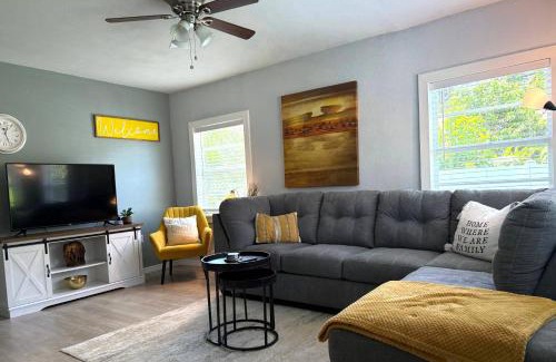 Bearss Plaza House | Stayawhile Bungalow in Seminole Heights