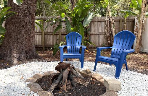 Bearss Plaza House | Stayawhile Bungalow in Seminole Heights