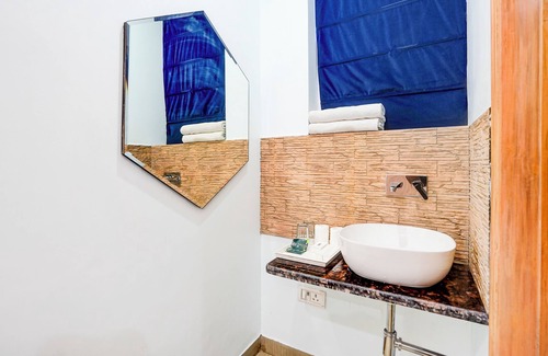 Motia Khan House | Staybook Hotel Jai Balaji New Delhi Railway Station