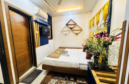 Motia Khan House | Staybook Hotel Jai Balaji New Delhi Railway Station