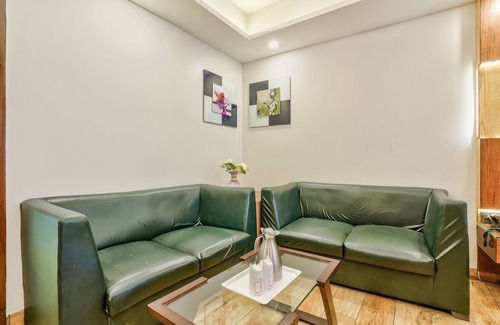 Paharganj Hotel | Staybook Hotel Nitya Maharani