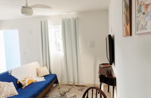 Rio Vermelho Sul House | StayBr Floripa - Casa 2 quartos, 1 km da Reserva Nacional de Surf, perfeita para famílias ou casais, Wi-Fi, garagem e sossego