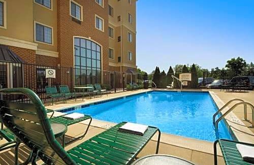 Linthicum Heights Hotel | Staybridge Suites Baltimore BWI Airport, an IHG Hotel