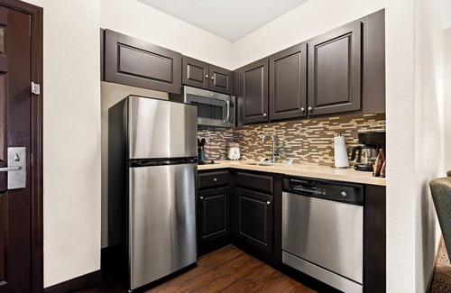 West Chester Hotel | Staybridge Suites Cincinnati North by IHG