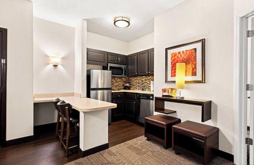 West Chester Hotel | Staybridge Suites Cincinnati North by IHG