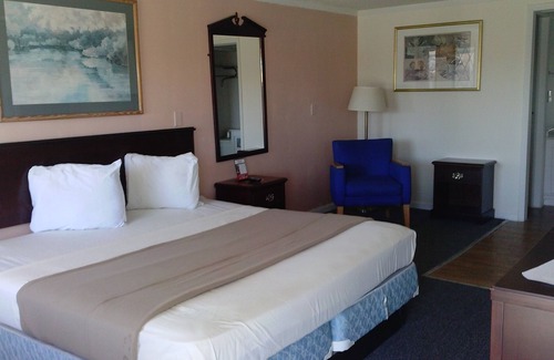 Woodhaven Hotel | Staybridge Suites Detroit Woodhaven by IHG