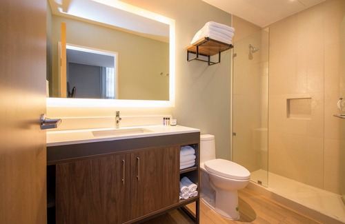 Financial District Hotel | Staybridge Suites Guadalajara Novena by IHG