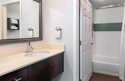 Doral Hotel | Staybridge Suites Miami Doral Area by IHG