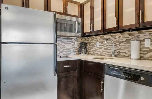 St. Petersburg Hotel | Staybridge Suites St. Petersburg Downtown by IHG