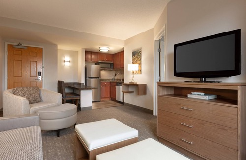 Tampa Hotel | Staybridge Suites Tampa East - Brandon by IHG