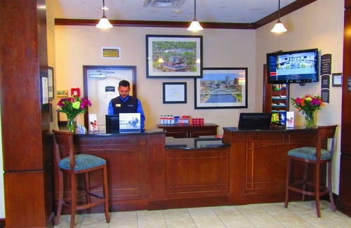 Rochester Hotel | Staybridge Suites Rochester University, an IHG Hotel