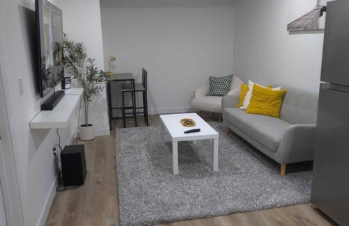 Southwest Edmonton House | Staycation@3179