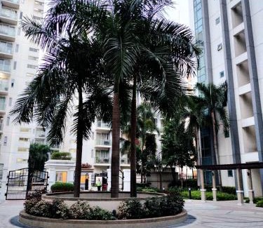 Pasay Apartment | Staycation Near Airport and resorts World Manila