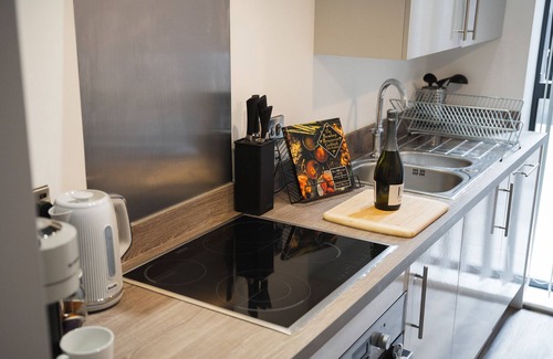 Salford Apartment | Staycay - Modern 1-bed Apartment in Manchester City Centre