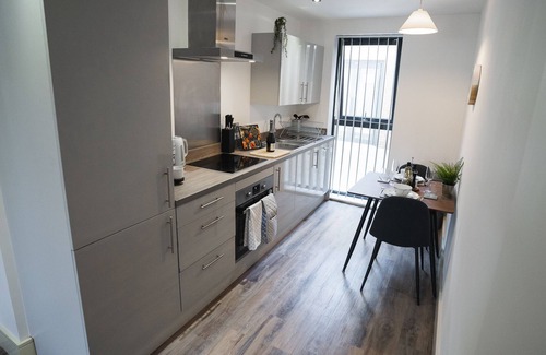 Salford Apartment | Staycay - Modern 1-bed Apartment in Manchester City Centre
