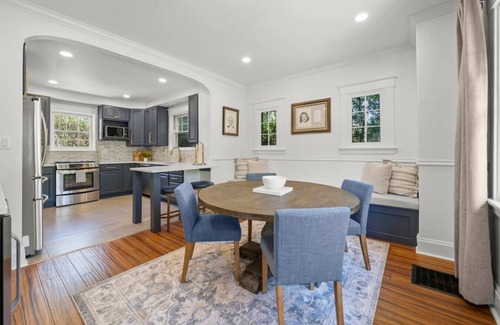 Hyde Park House | StayCedar&Serenity | Hyde Park