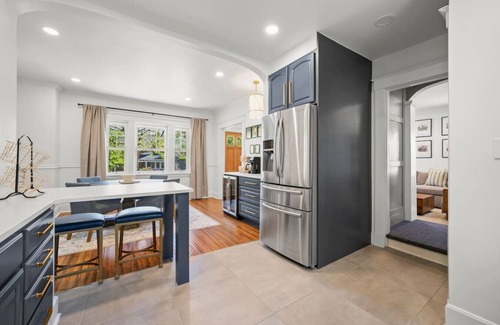 Hyde Park House | StayCedar&Serenity | Hyde Park