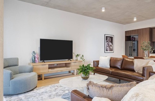 Fitzroy Apartment | StayCentral - George Street@Fitzroy - George St, Fitzroy - 2 Bedrooms, 3 Beds,1 Bathrooms, 1 Secure undercover parking spot.