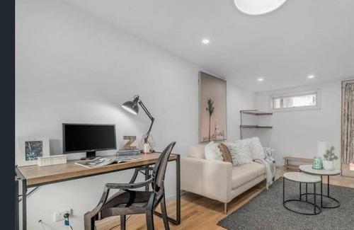 Kew Apartment | StayCentral - Kew Cottage with Study - 210 Cotham Road, Kew, VIC 3101