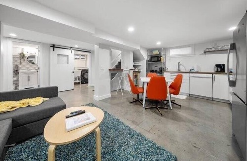 Arbor Lodge Apartment | #StayInMyDistrict Arbor Lodge & Popular Overlook