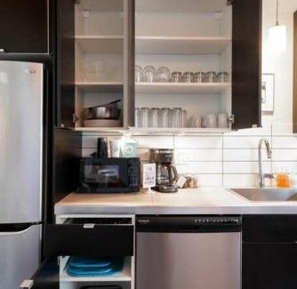Belmont House | #StayinMyDistrict Buckman Open Loft-Style Townhome