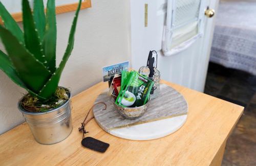 North End Apartment | #StayInMyDistrict Hyde Park Studio Up