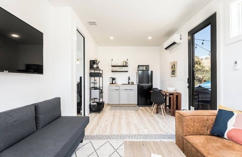 Boise Apartment | #StayinMyDistrict NEBoise HOTTUB