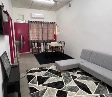 Kampung Pondok House | StayManis House Kangar
