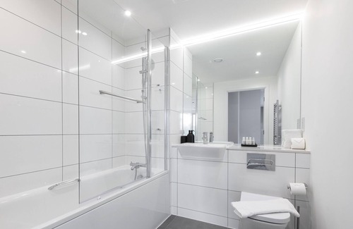 London Borough of Hounslow Apartment | Stayo Kew Gardens