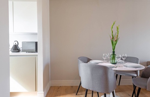 Cathedrals Apartment | Stayo Southbank